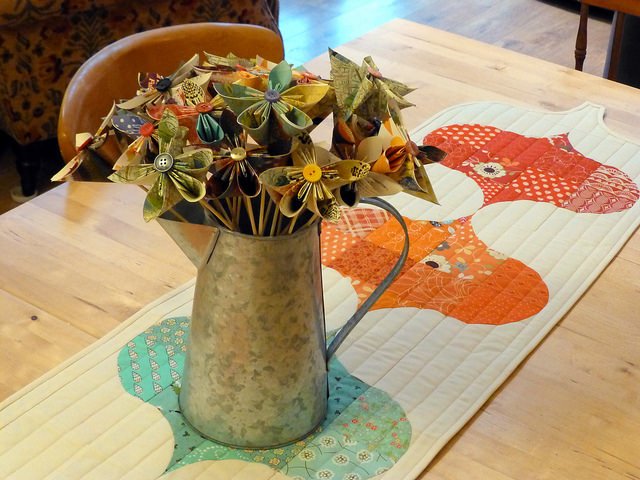 DP Table Runner & Placemats - British Patchwork & Quilting (April16)