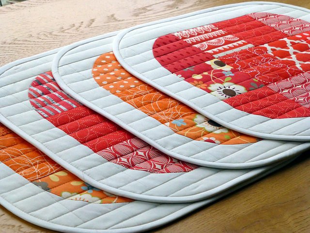 DP Table Runner & Placemats - British Patchwork & Quilting (April16)