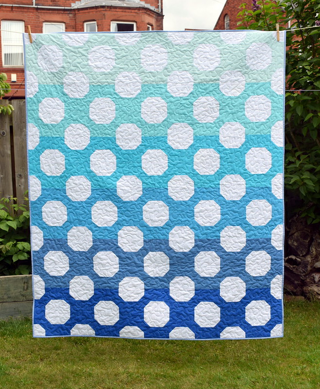 Blue Lagoon Quilt (British Patchwork & Quilting Magazine Aug17)