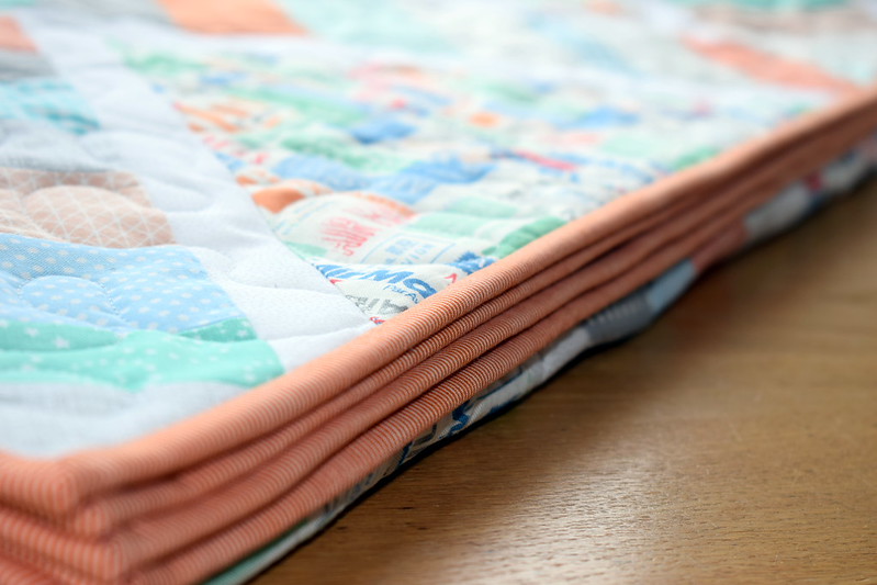 Around the World Quilt (Pretty Patches Magazine Aug17)